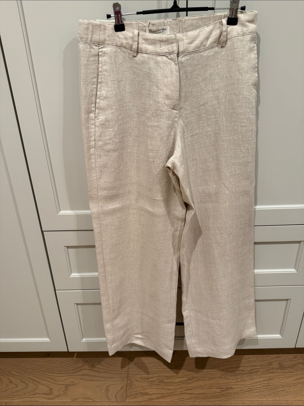 Banana Republic Wide-Leg Linen Pants in Cream